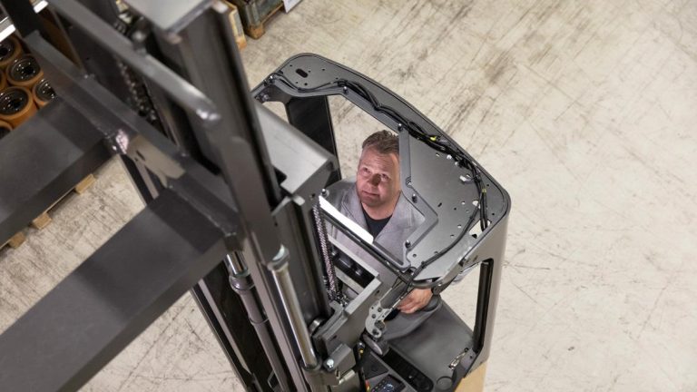 nsr20n2-stand-in-stackers_0