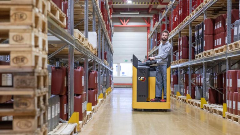 stand-in-power-pallets