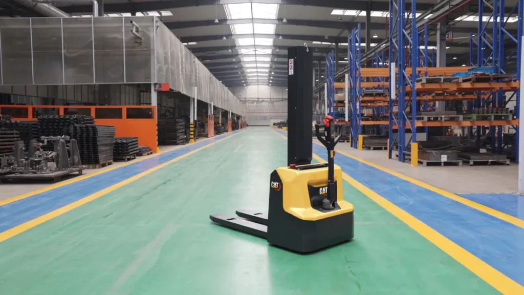 Apilador eléctrico Cat NSP12Q2LM